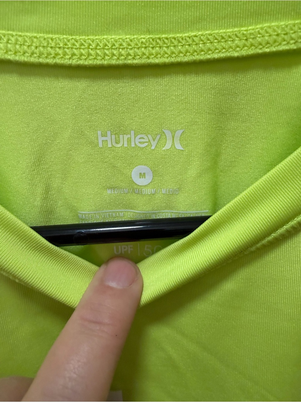 Hurley UPF 50+ Long Sleeve Rash Guard / Sun Shirt NWT โ Medium - Picture 3 of 8